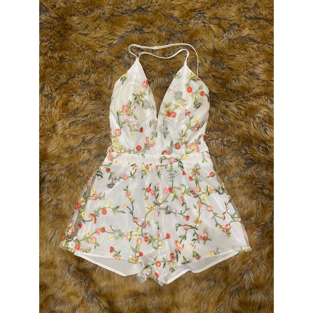 Floral romper - Fashion Nova size M